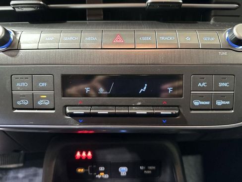 Used 2025 Hyundai Kona SEL AWD/4WD image 16