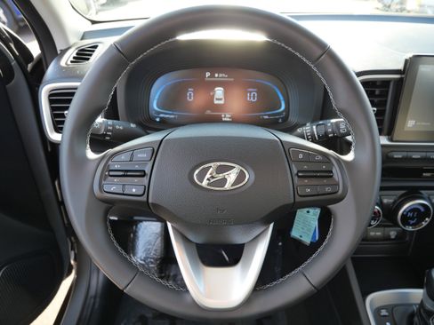 Certified 2023 Hyundai Venue SEL image 26