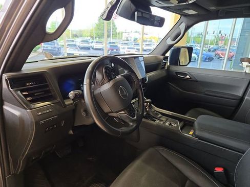 Used 2024 Lexus GX 550 w/ Accessory Package (2T) AWD/4WD image 15