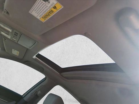 Used 2018 Honda Accord Touring image 15