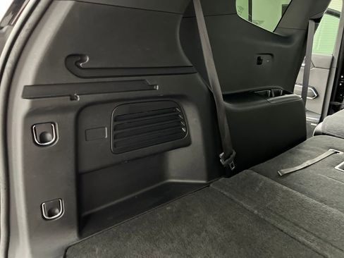 Used 2025 GMC Acadia Elevation image 41