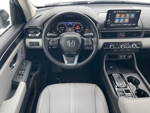 Certified 2023 Honda Pilot Elite image 2
