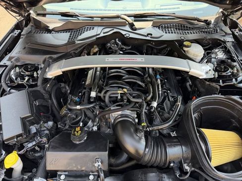 Used 2017 Ford Mustang Shelby GT350 w/ Electronics Package RWD image 19