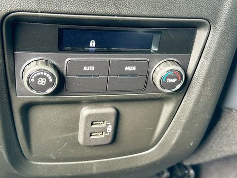 Used 2024 Buick Enclave Essence w/ Experience Buick Package image 27