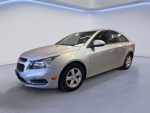Used 2015 Chevrolet Cruze LT FWD image 3
