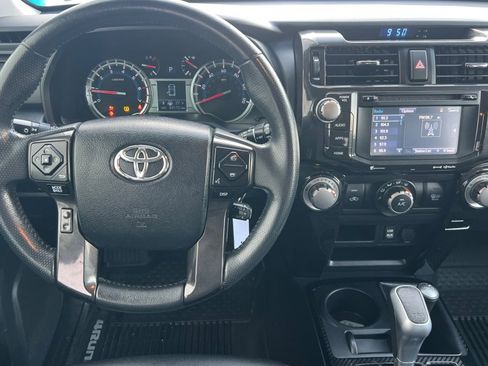 Used 2019 Toyota 4Runner TRD Off-Road Premium image 11
