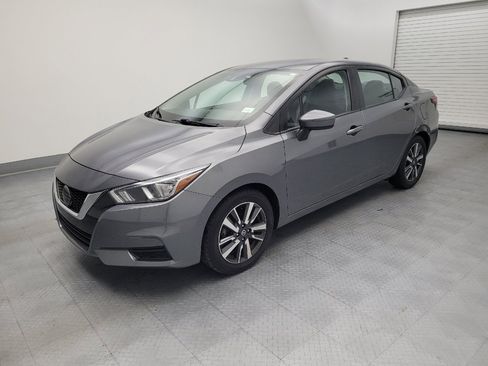 Used 2021 Nissan Versa SV FWD image 2