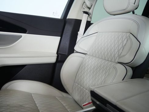 Used 2024 Lincoln Nautilus Black Label image 29