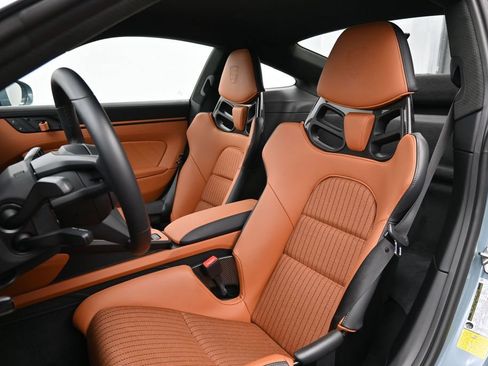 Certified 2024 Porsche 911 GT3 RS RWD image 5