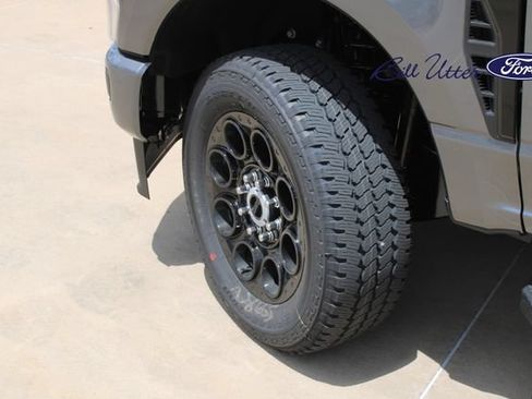 New 2026 Ford F250 Lariat w/ Black Appearance Package AWD/4WD image 5