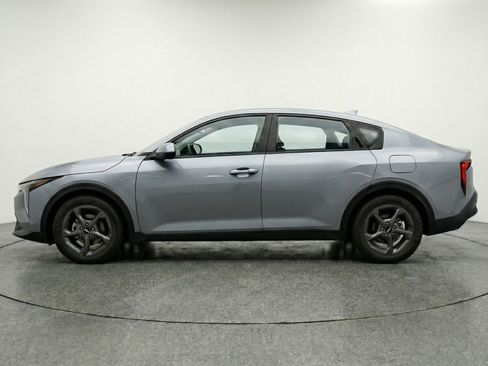 Used 2025 Kia K4 LXS image 5