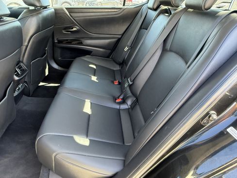 Certified 2024 Lexus ES 350 w/ Premium Package FWD image 28