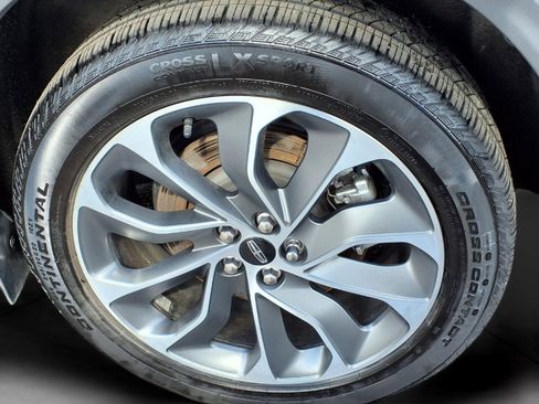 Used 2023 Lincoln Nautilus Reserve AWD/4WD image 8