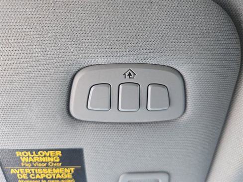 Used 2022 Lincoln Corsair FWD w/ Equipment Group 101A image 32