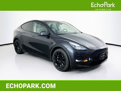 Used 2024 Tesla Model Y Long Range AWD/4WD image 1