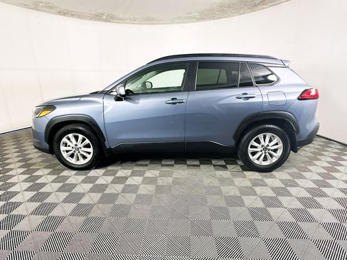 Used 2023 Toyota Corolla Cross LE FWD image 6
