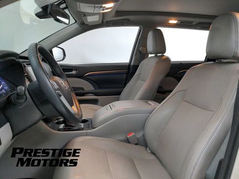 Used 2016 Toyota Highlander Limited Platinum AWD/4WD image 14