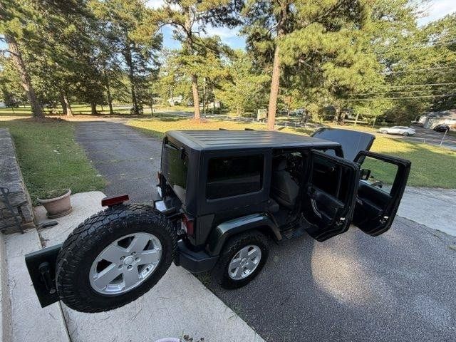 Used 2011 Jeep Wrangler Unlimited Sahara w/ Connectivity Group AWD/4WD image 23