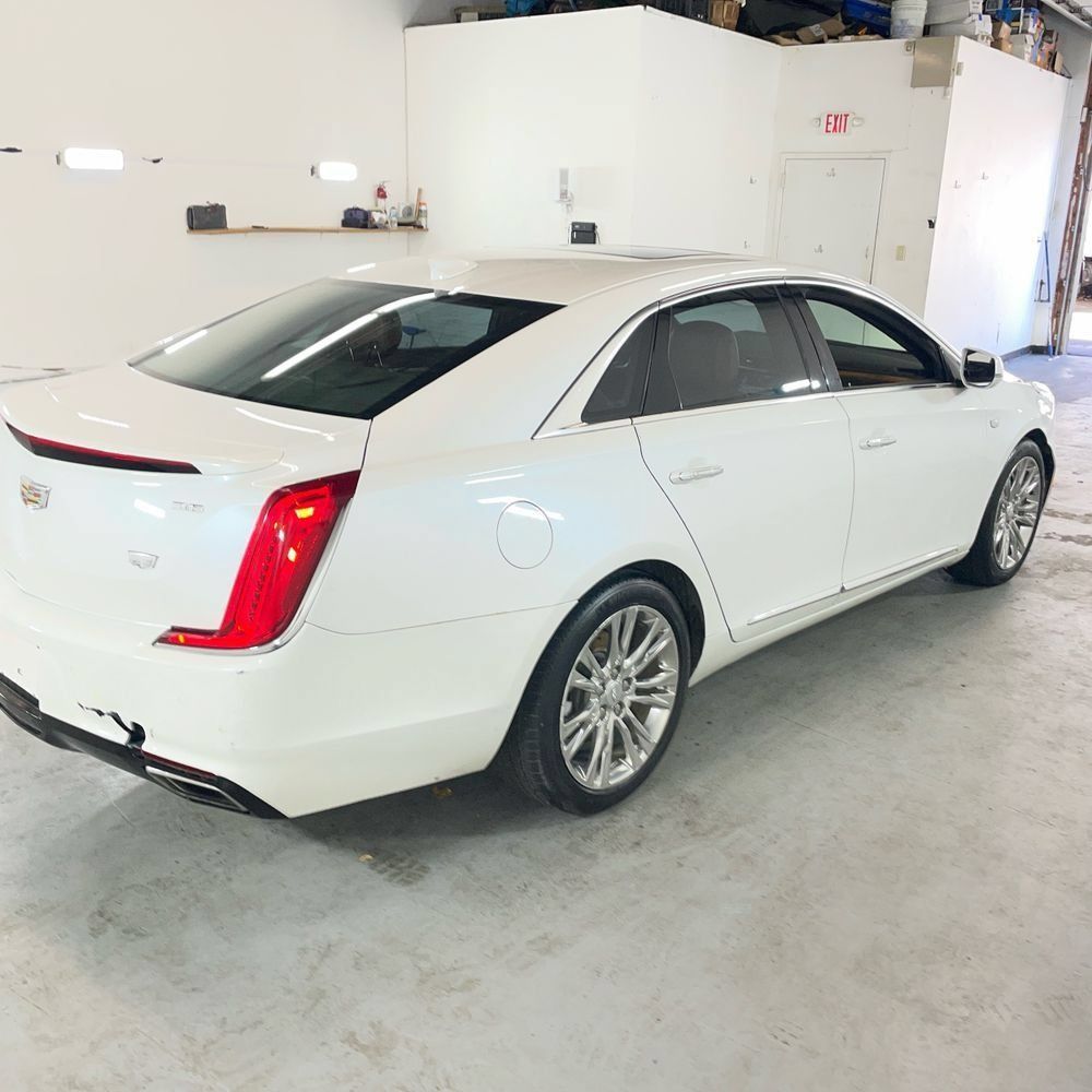 Used 2018 Cadillac XTS Luxury w/ Driver Awareness Package FWD image 3