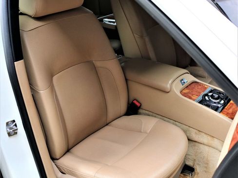 Used 2010 Rolls-Royce Ghost RWD image 29