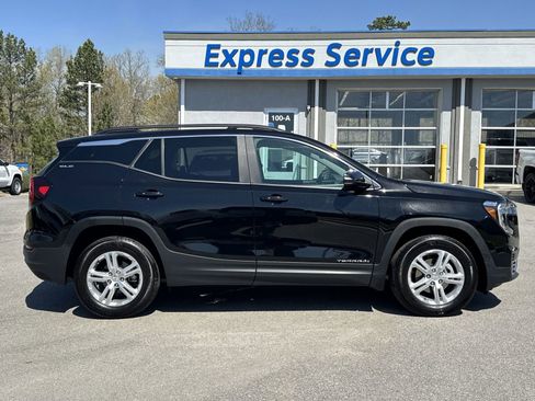 Certified 2024 GMC Terrain SLE w/ Driver Convenience Package image 11