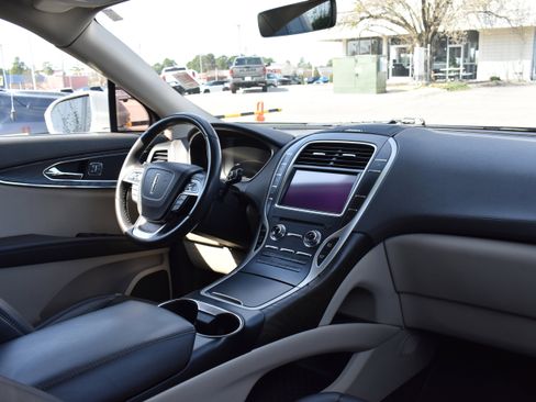 Used 2020 Lincoln Nautilus Reserve image 33