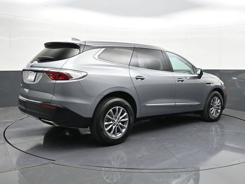 Used 2023 Buick Enclave Essence AWD/4WD image 5