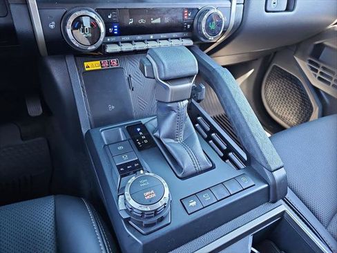 Certified 2025 Toyota Tacoma Limited AWD/4WD image 15