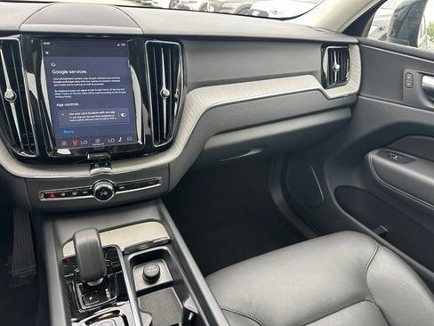 Used 2025 Volvo XC60 B5 Plus AWD/4WD image 19