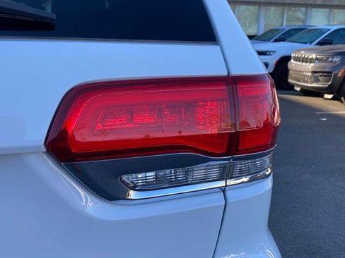 Used 2019 Jeep Grand Cherokee Limited w/ Luxury Group II image 18