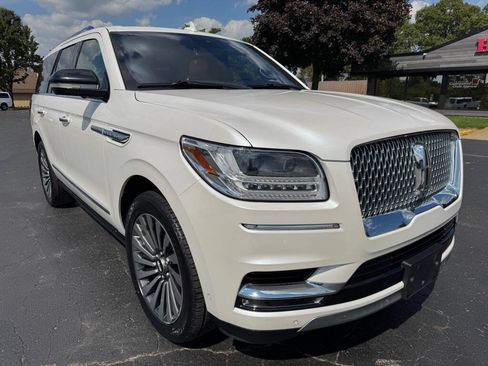 Used 2019 Lincoln Navigator Reserve AWD/4WD image 4