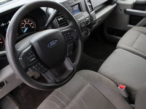 Used 2017 Ford F150 XLT image 2