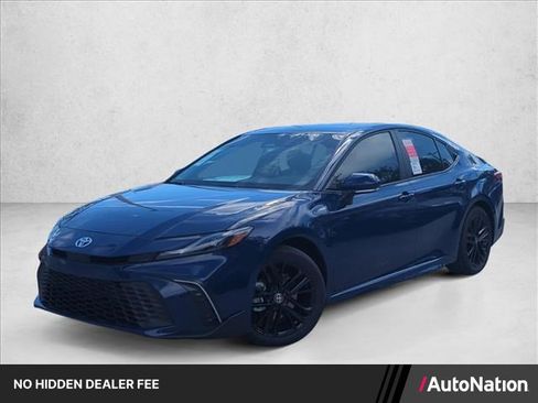 Used 2026 Toyota Camry SE FWD image 1