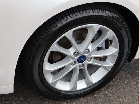 Used 2019 Ford Fusion SE FWD image 26