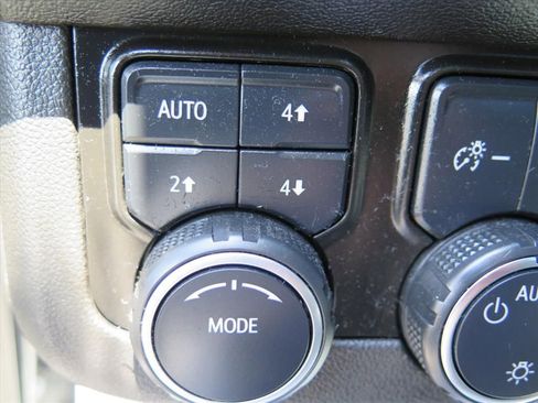 Used 2022 Chevrolet Tahoe Premier image 13