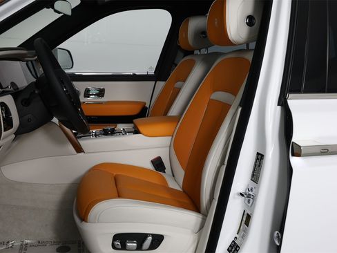 New 2026 Rolls-Royce Cullinan image 5