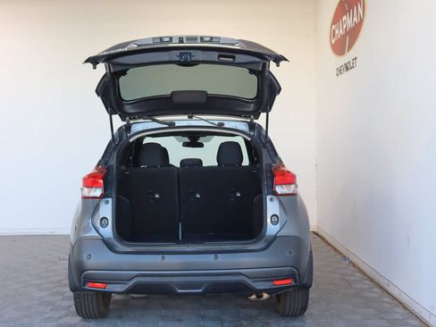Used 2020 Nissan Kicks S FWD image 5