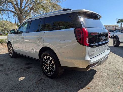 Certified 2025 Ford Expedition Platinum image 5