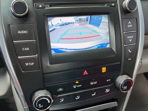 Used 2015 Toyota Camry LE image 17