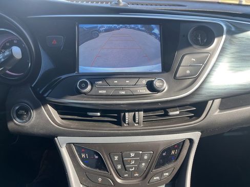 Used 2020 Buick Envision Essence image 9