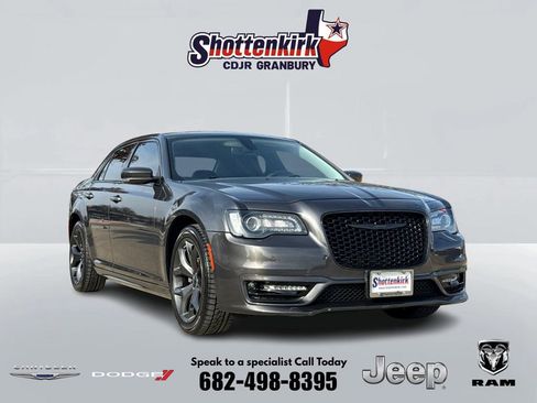Used 2023 Chrysler 300 Touring L RWD image 1