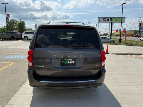Used 2020 Dodge Grand Caravan SXT FWD image 10