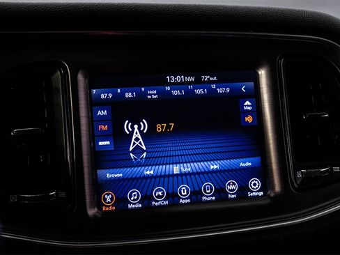 Used 2017 Dodge Challenger R/T image 25