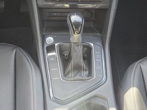 Certified 2023 Volkswagen Tiguan SE FWD image 20