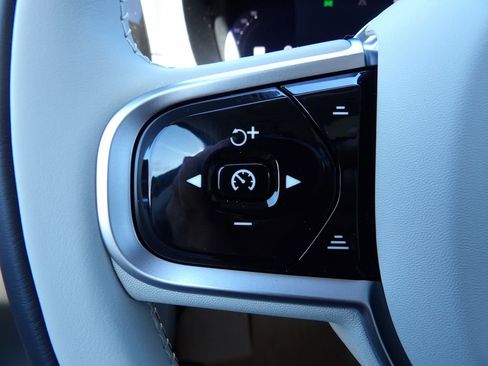 New 2026 Volvo XC60 B5 Ultra w/ Protection Package Premier image 18