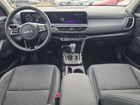 Certified 2026 Kia Seltos EX w/ EX Sunroof Package FWD image 12
