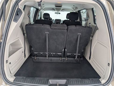 Used 2014 Dodge Grand Caravan SXT image 23