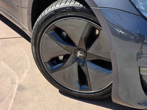 Used 2018 Tesla Model 3 Long Range image 13