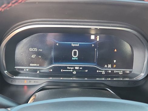 Used 2022 Chevrolet Suburban RST w/ Luxury Package image 17