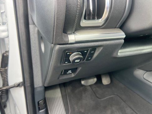 Used 2025 Ford Expedition Max Platinum w/ Driver's Package AWD/4WD image 12